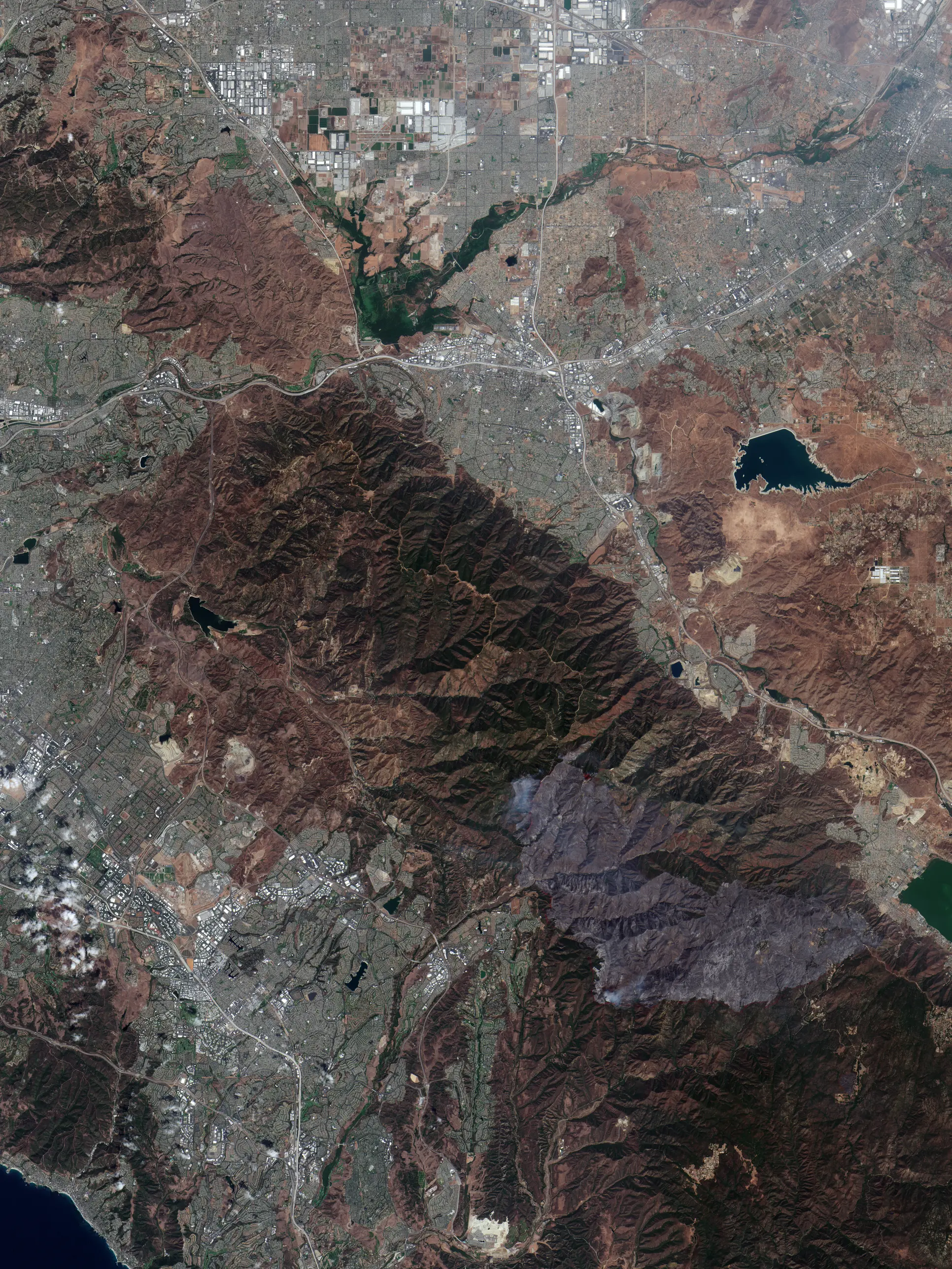 Natural colour: The Airport Fire east of Los Angeles on 12 September 2024, seen by Sentinel-2C